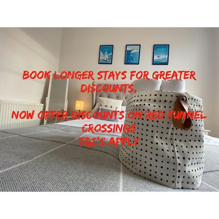 Wight On The Beach, Sleeps 4, Free Off Road Parking, Balcony With Sea Views Ryde  Exterior foto