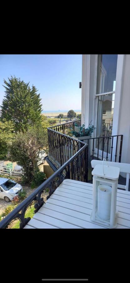 Wight On The Beach, Sleeps 4, Free Off Road Parking, Balcony With Sea Views Ryde  Exterior foto