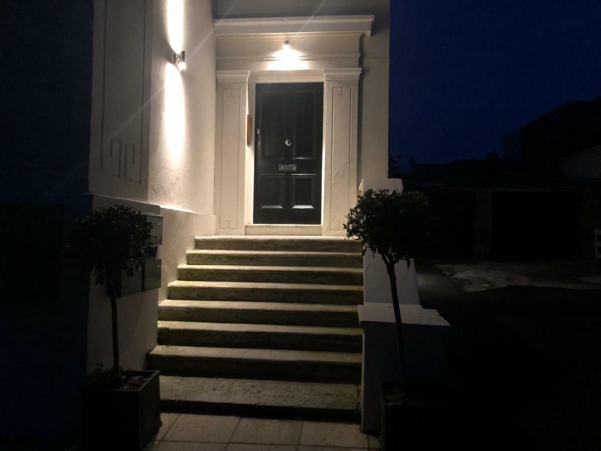 Wight On The Beach, Sleeps 4, Free Off Road Parking, Balcony With Sea Views Ryde  Exterior foto